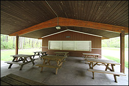 Duneside shelter with enclosed kitchen